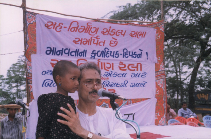 Seh nirman Rally-Sir with Child on Stage